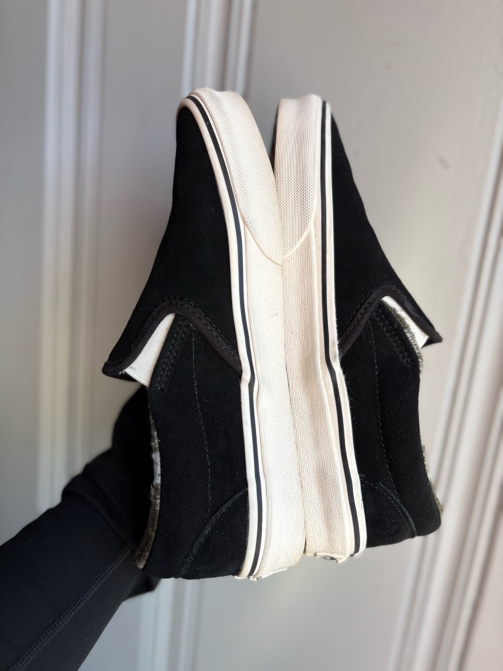 VANS Women’s Size 7 Suede Slip On Fleece Lined Plaid Classic Slip-On Black Shoes - Picture 6 of 8